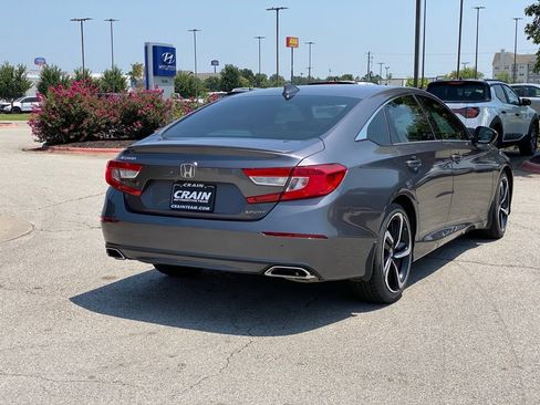 Used 2018 Honda Accord Sport image 7