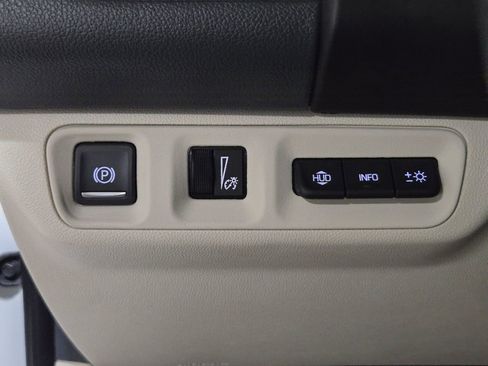 Used 2021 GMC Acadia Denali w/ Denali Technology Package image 36