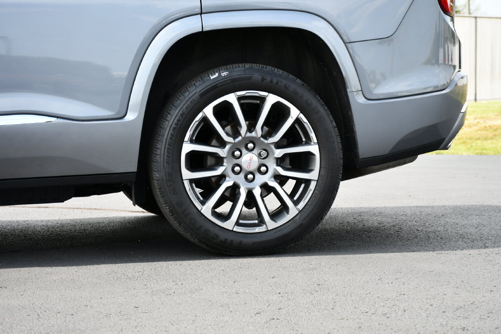 Used 2021 GMC Acadia Denali w/ Denali Technology Package FWD image 11