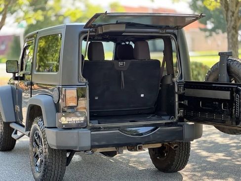Used 2017 Jeep Wrangler Sport AWD/4WD image 29