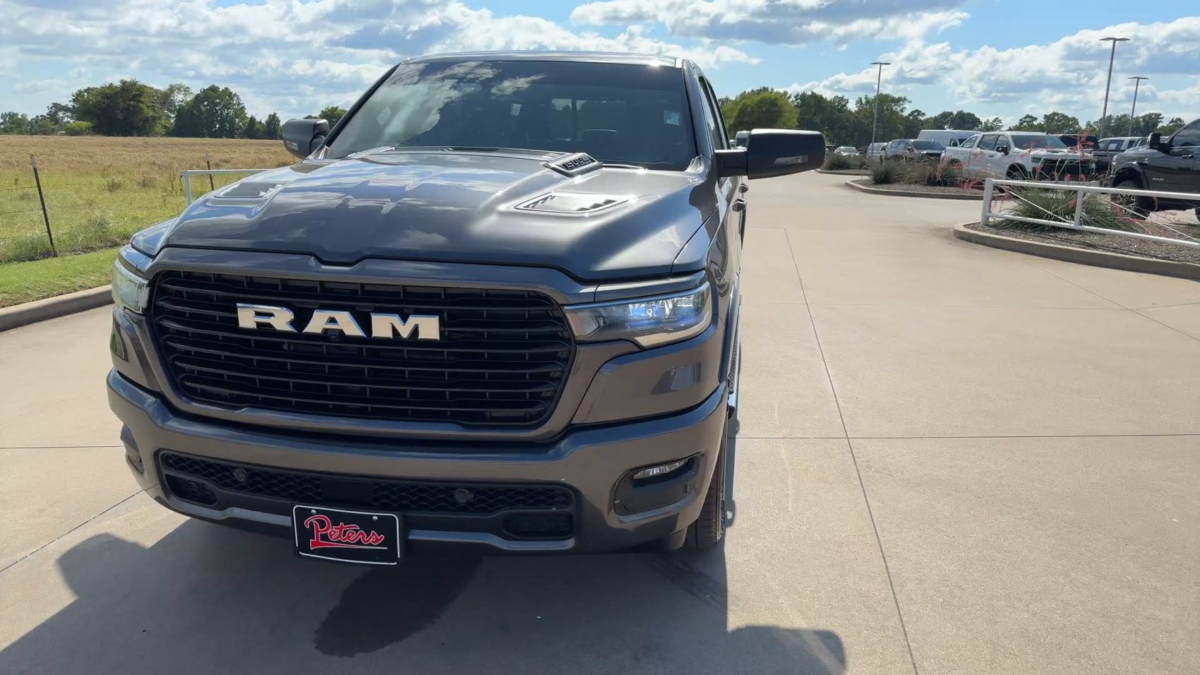 Used 2025 RAM 1500 Laramie AWD/4WD image 4