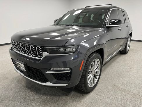 Used 2022 Jeep Grand Cherokee Summit w/ Luxury Tech Group V AWD/4WD image 4