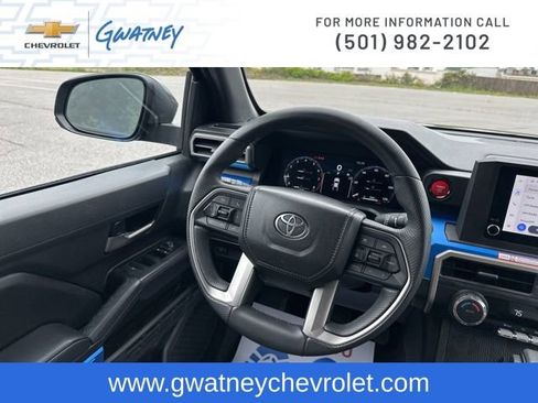 Used 2025 Toyota Tacoma TRD Off-Road AWD/4WD image 27