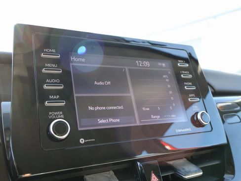 Used 2024 Toyota Camry SE image 31