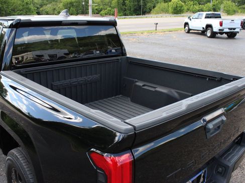 Used 2024 Toyota Tacoma SR5 AWD/4WD image 8