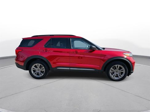 Used 2024 Ford Explorer XLT w/ Equipment Group 202A image 43