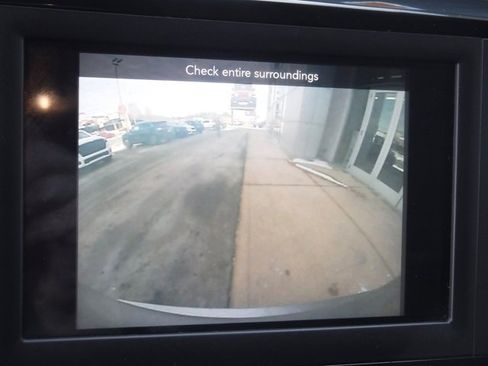 Certified 2020 Chrysler Voyager L image 22