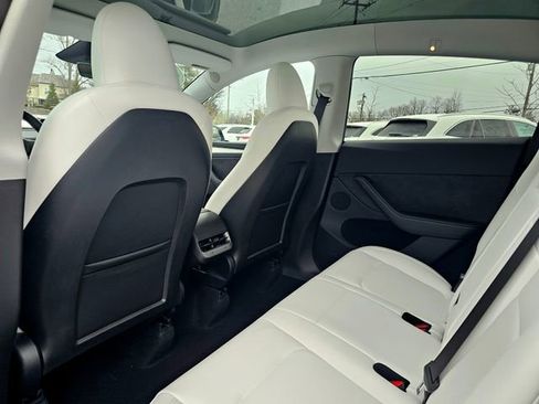 Used 2025 Tesla Model Y Long Range image 24