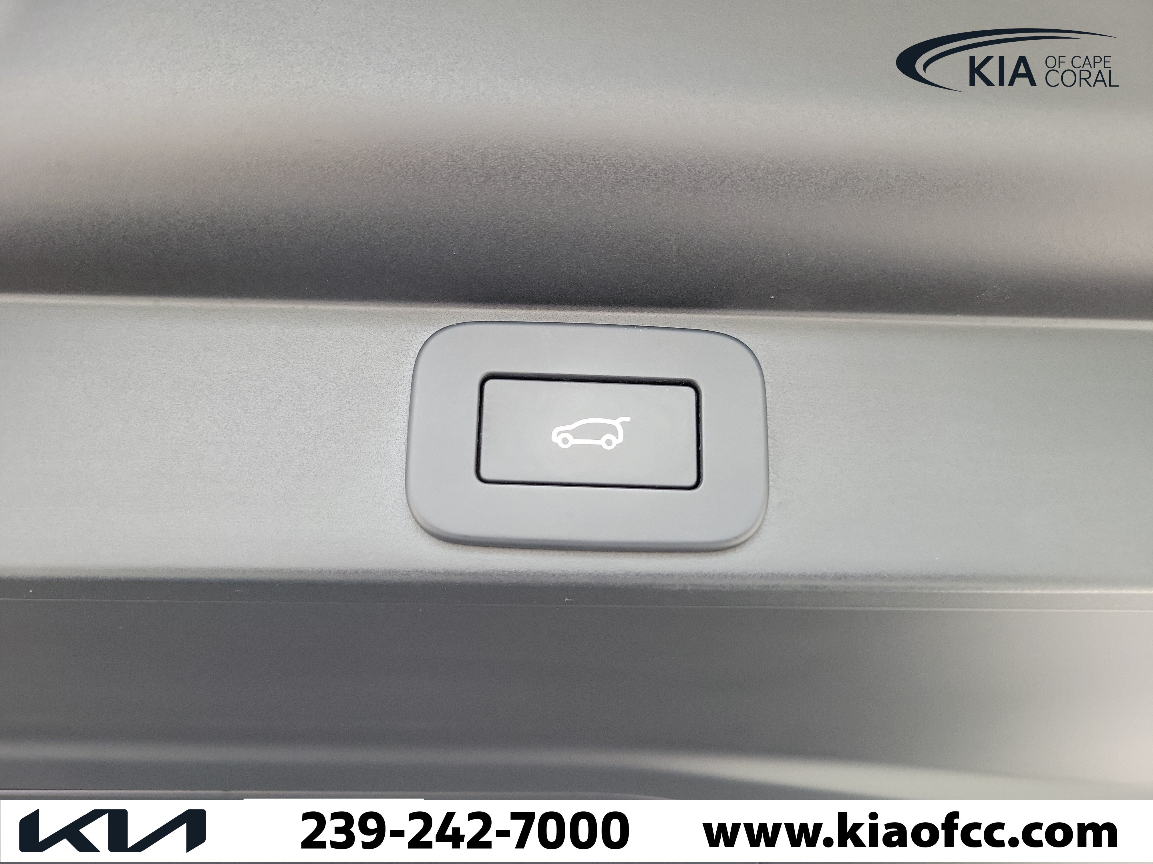 Used 2023 Land Rover Range Rover SE AWD/4WD image 11