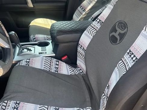 Used 2018 Toyota 4Runner SR5 AWD/4WD image 17
