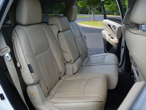 Used 2019 INFINITI QX60 Luxe w/ Sensory Package AWD/4WD image 16