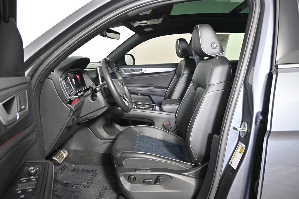 Used 2024 Volkswagen Atlas Cross Sport SEL Premium R-Line AWD/4WD image 21