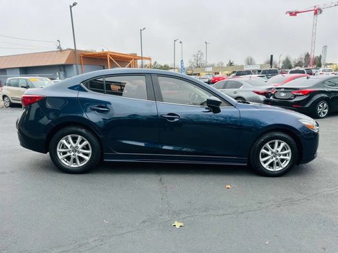 Used 2017 MAZDA MAZDA3 Sport w/ Preferred Equipment Package image 8