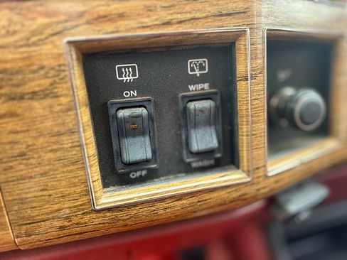 Used 1986 Jeep Wagoneer Limited image 17