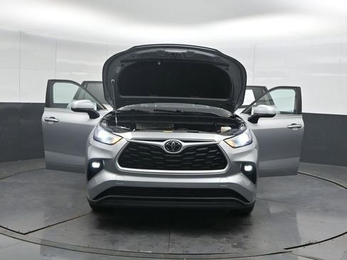Used 2023 Toyota Highlander XLE image 66