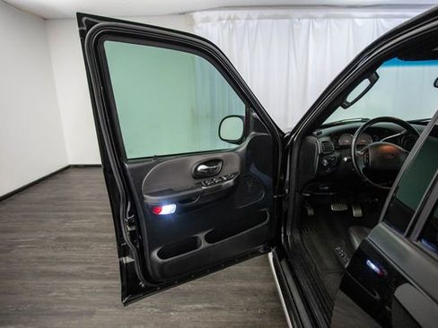 Used 2002 Ford F150 Harley-Davidson image 16