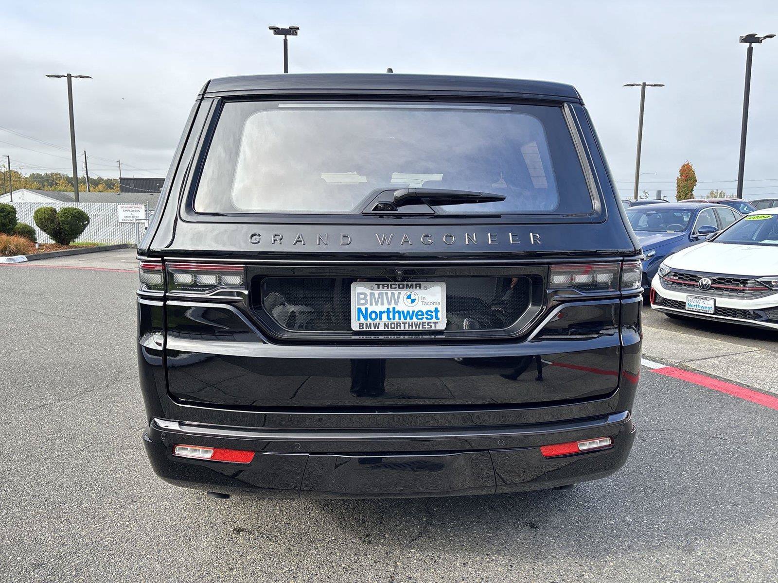 Used 2024 Jeep Grand Wagoneer Series III w/ Quick Order Packagew 28T AWD/4WD image 3