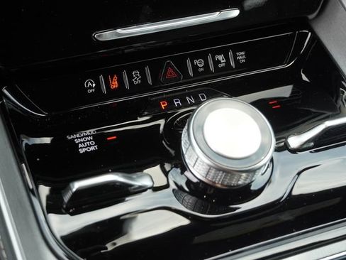 New 2026 Jeep Grand Wagoneer Limited AWD/4WD image 27