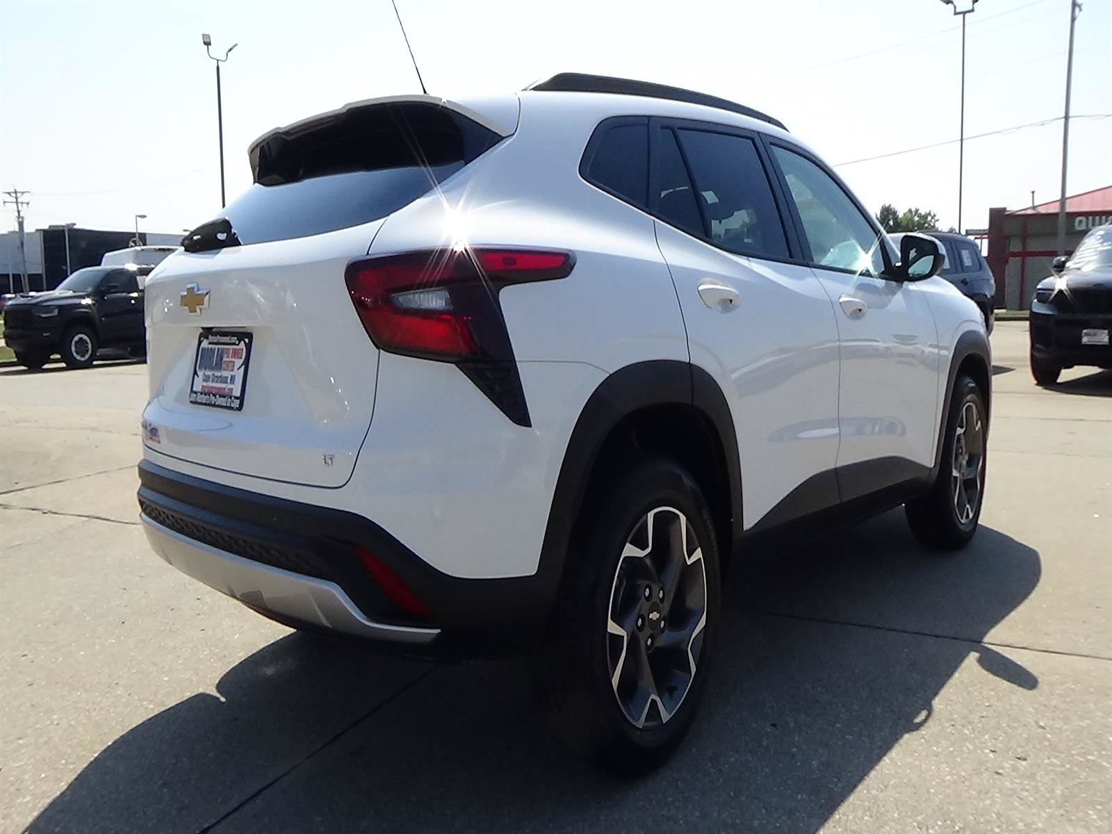 Used 2025 Chevrolet Trax LT FWD image 6