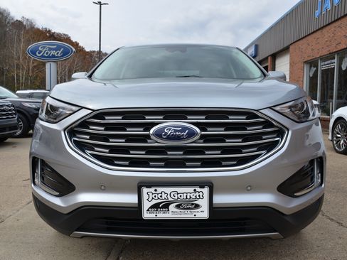 Used 2024 Ford Edge Titanium image 2