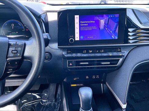 Used 2025 Toyota Camry LE FWD image 6