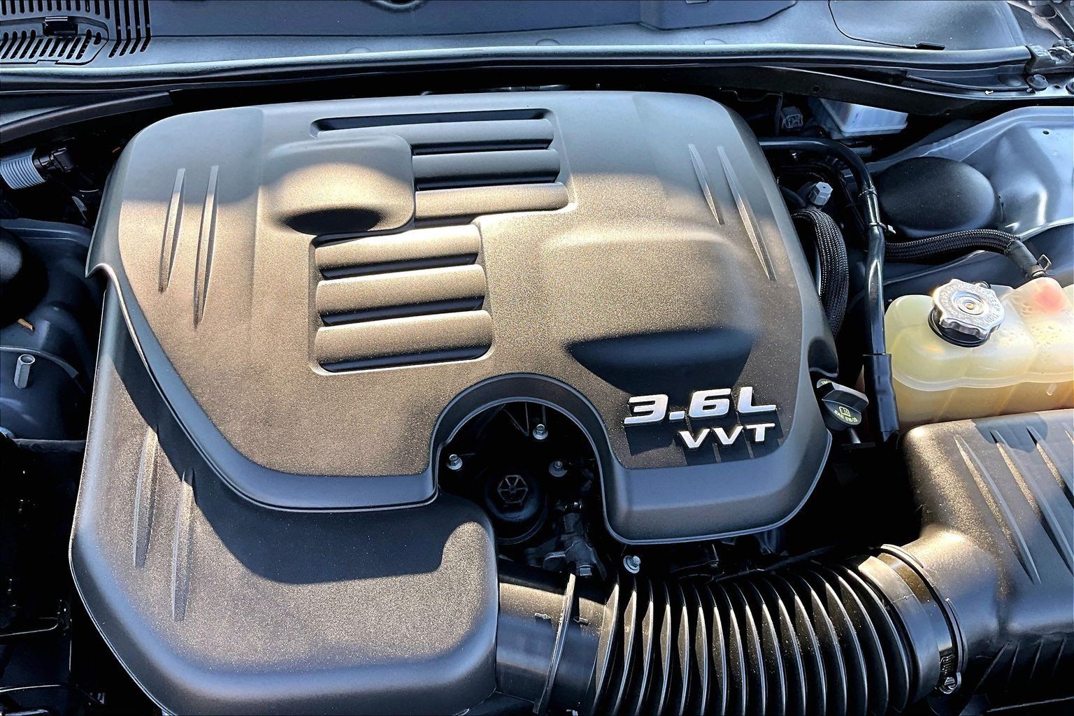 Used 2019 Dodge Challenger SXT RWD image 31