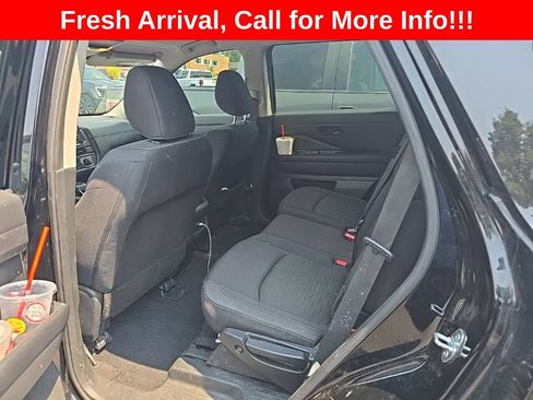 Used 2023 Nissan Pathfinder S FWD image 11