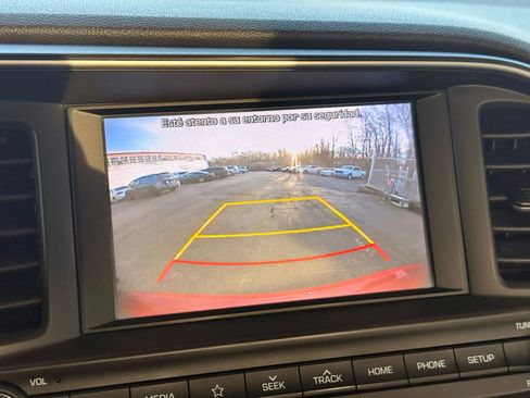 Used 2020 Hyundai Elantra SEL image 35