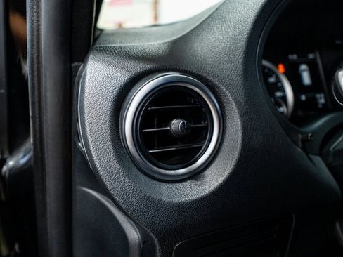 Used 2020 Mercedes-Benz Metris Passenger image 38