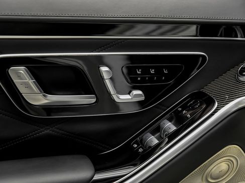 Used 2024 Mercedes-Benz S 63 AMG S w/ Carbon Fiber Exterior Package image 53