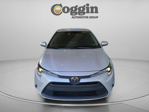 Used 2024 Toyota Corolla LE FWD image 5