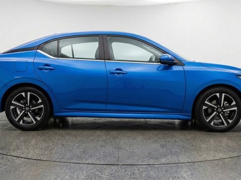 Used 2025 Nissan Sentra SV image 11