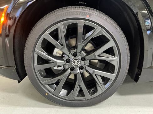 New 2025 Toyota Crown Signia image 6