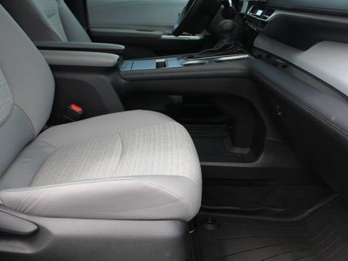 Certified 2026 Toyota Sienna LE FWD image 26
