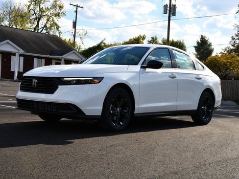 New 2025 Honda Accord SE image 3