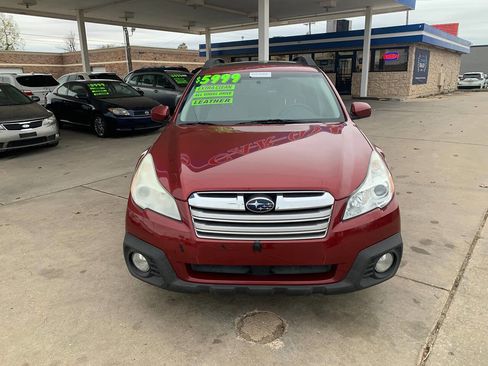 Used 2014 Subaru Outback 2.5i Limited image 2
