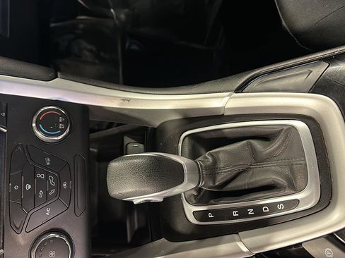 Used 2016 Ford Fusion SE w/ Equipment Group 201A FWD image 15
