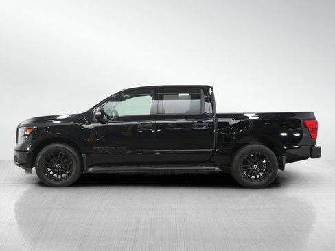 Used 2018 Nissan Titan SV w/ SV Convenience Package AWD/4WD image 2