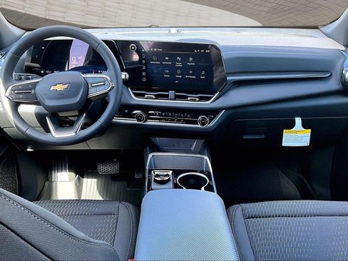 New 2026 Chevrolet Equinox LT AWD/4WD image 6