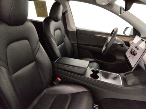 Used 2023 Tesla Model Y Long Range image 42