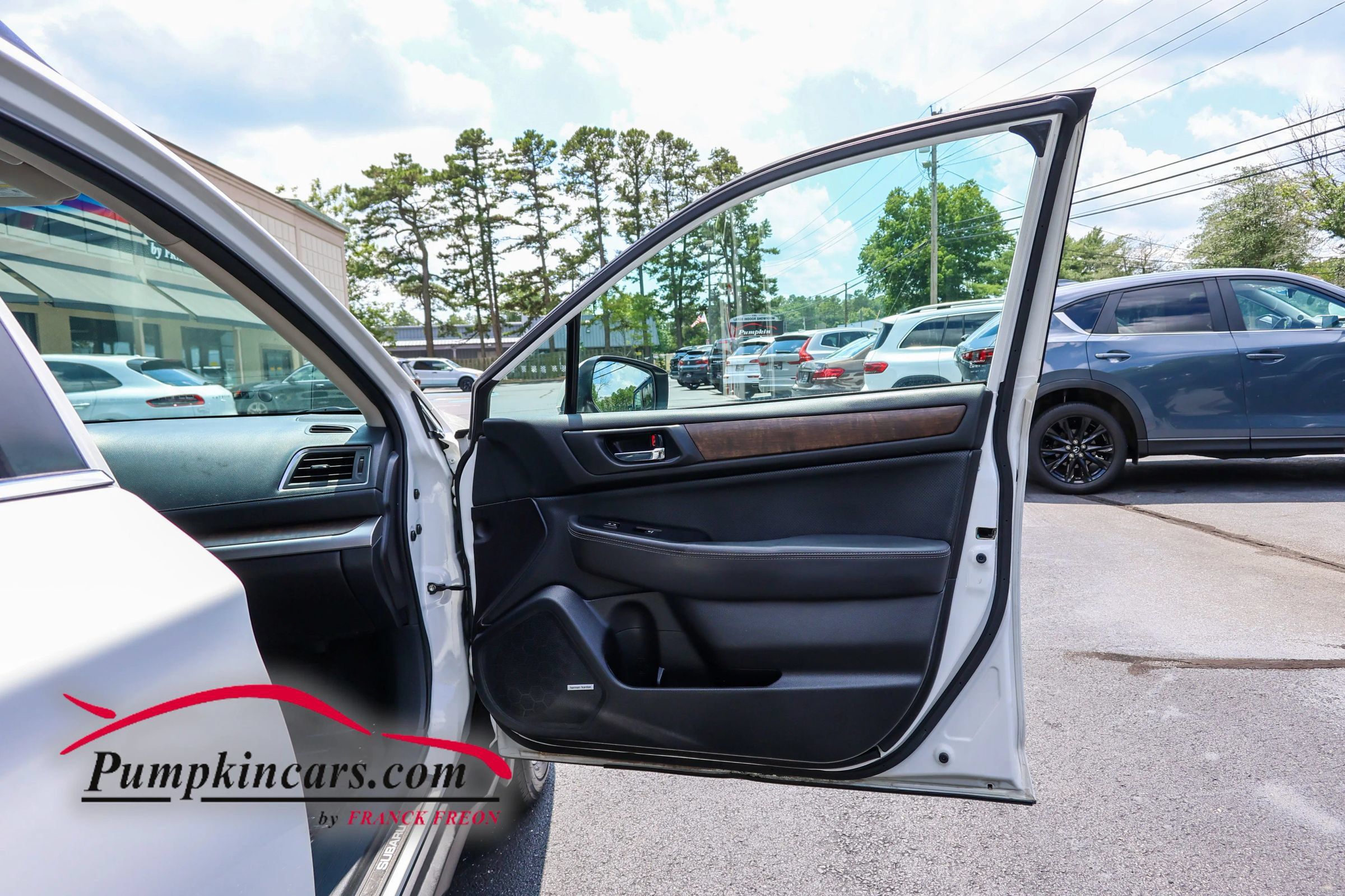 Used 2017 Subaru Outback 2.5i Limited AWD/4WD image 22