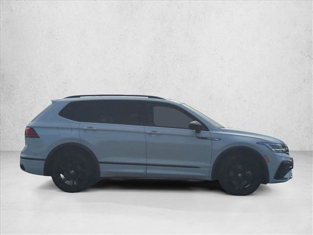 Used 2023 Volkswagen Tiguan SE R-Line FWD image 4