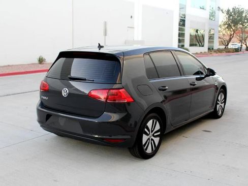 Used 2016 Volkswagen e-Golf SE image 5