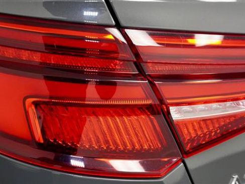 Used 2017 Audi A3 e-tron Premium Plus w/ Technology Package image 48