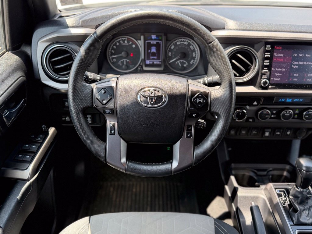 Used 2022 Toyota Tacoma TRD Sport w/ Technology Package AWD/4WD image 29