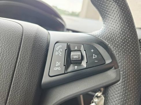 Used 2020 Chevrolet Trax LS FWD image 19