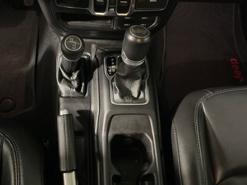 Used 2020 Jeep Wrangler Unlimited Sahara image 26