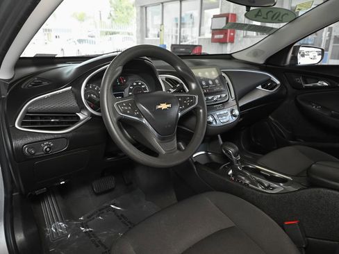 Used 2024 Chevrolet Malibu LT FWD image 18