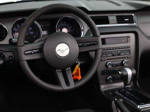 Used 2010 Ford Mustang V6 CONVERTIBLE 2DR COUPE image 27