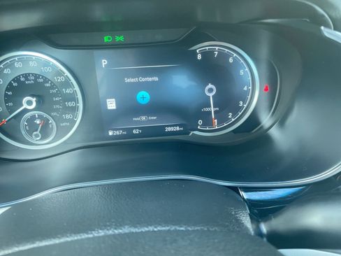 Used 2025 Genesis G70 2.5T image 42